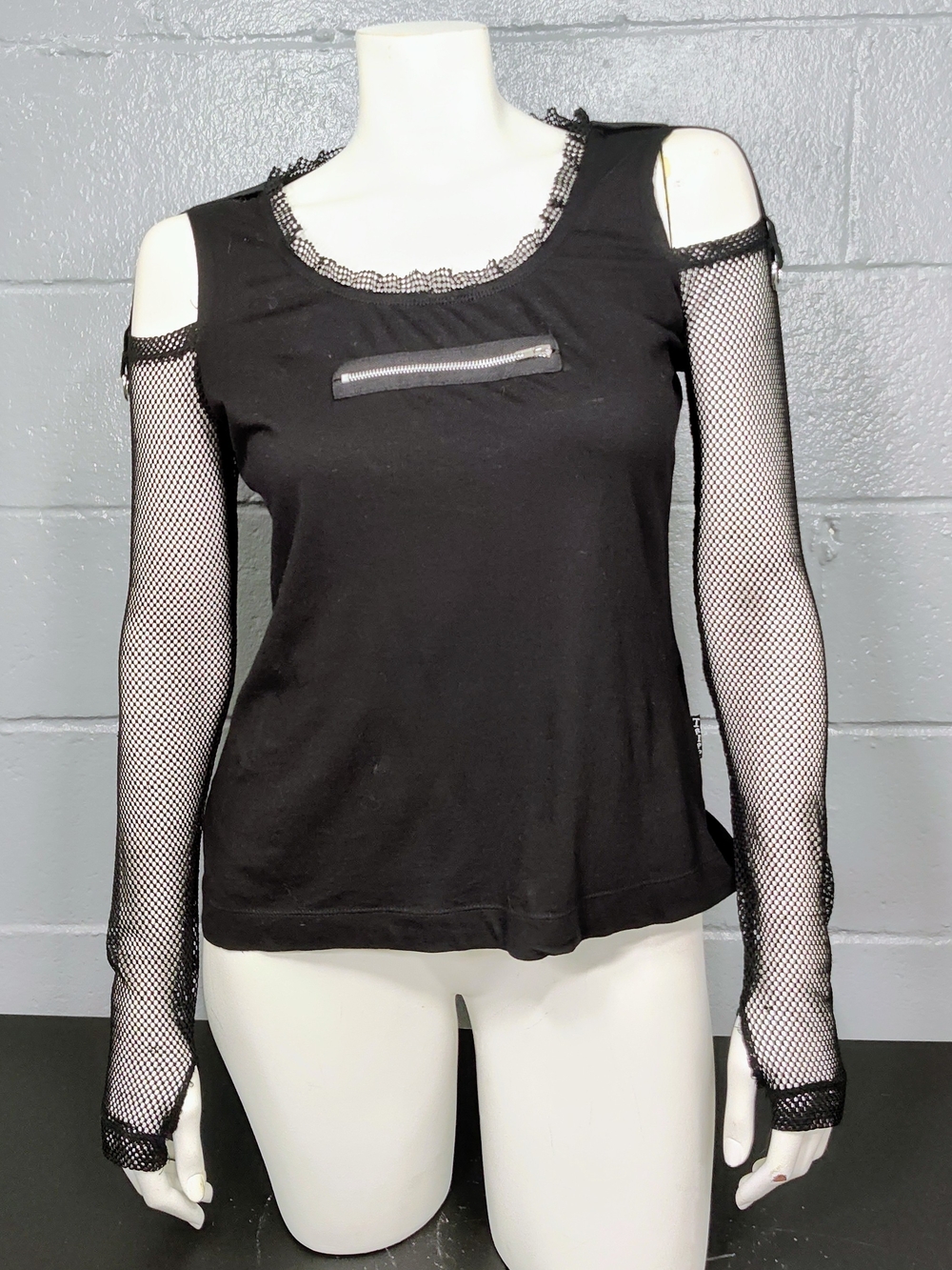 Tripp NYC Black Cold-Shoulder Mesh Sleeve Tee